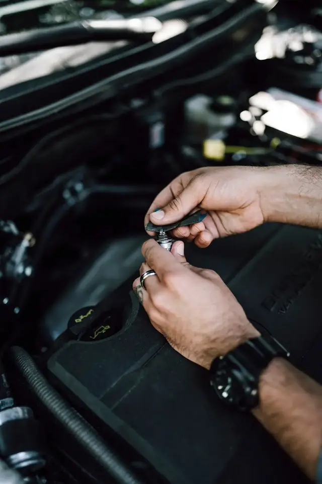 Faire expertiser une voiture avant l'achat : pourquoi et combien ça coûte