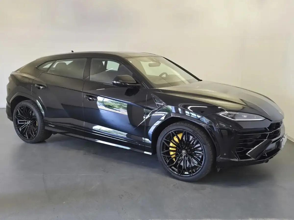 Lamborghini Urus SE 2025 d'occasion, 37 465 km, origine Italie