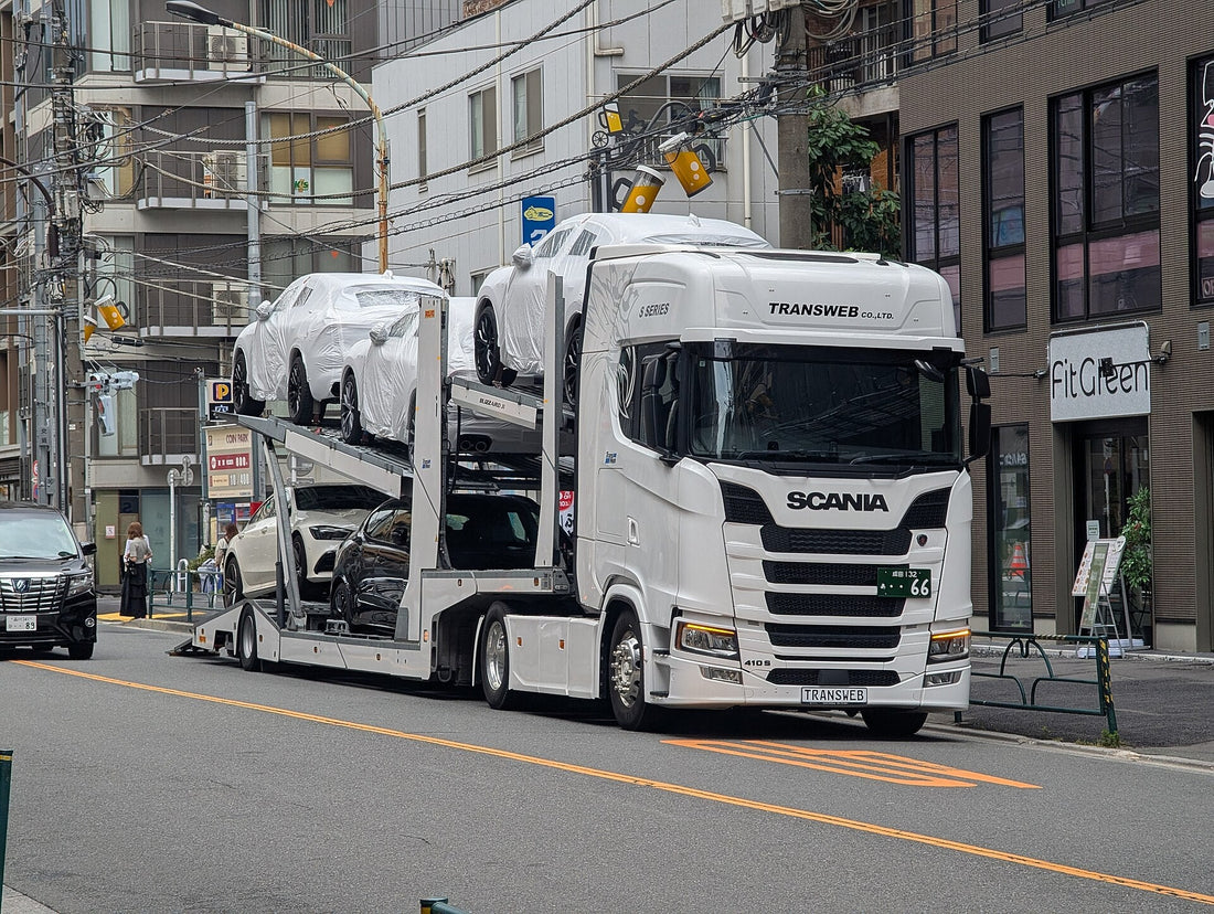 Camion de transport de véhicules importés d'Europe