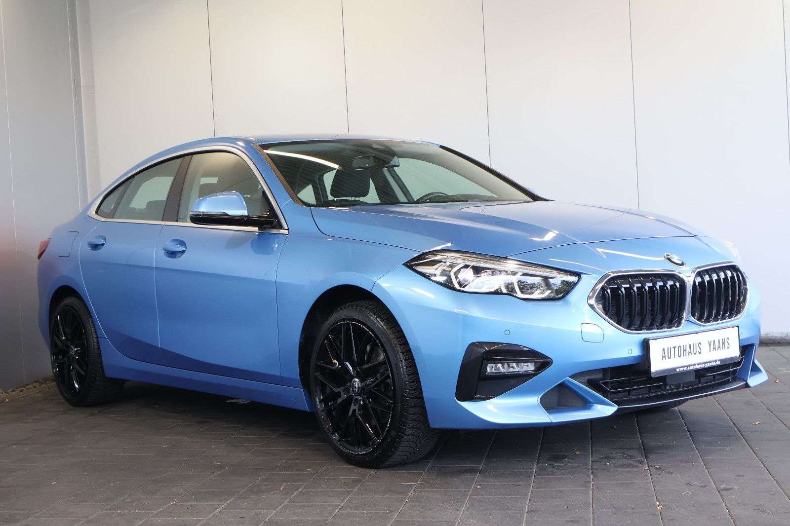 BMW 218d Gran Coupé Sport Line — photo 3