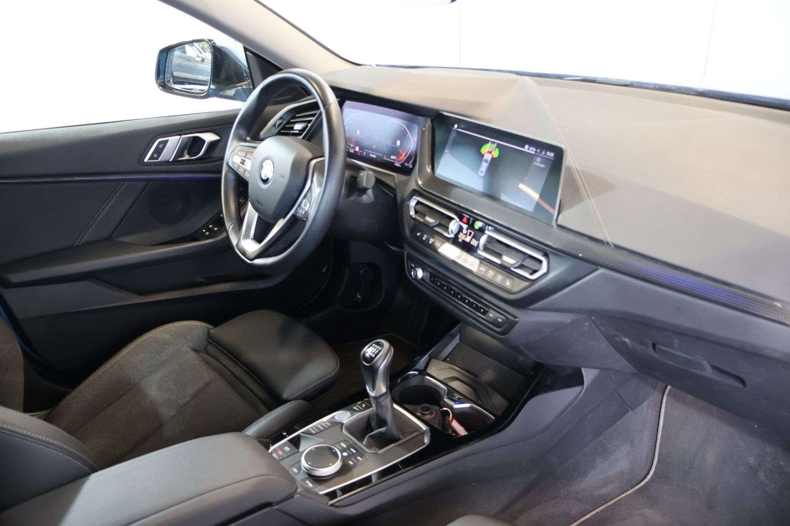 BMW 218d Gran Coupé Sport Line — photo 12