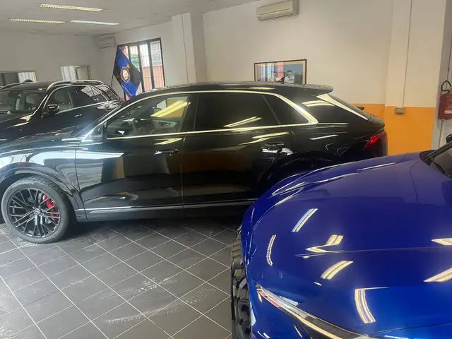 Audi Q8 45 TDI quattro S line edition (Italie)