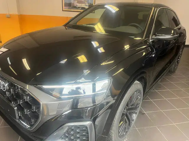 Audi Q8 45 TDI quattro S line edition (Italie)