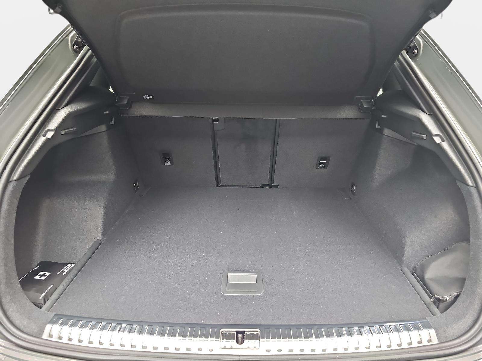 Audi Q3 35 TDI S line — photo 15