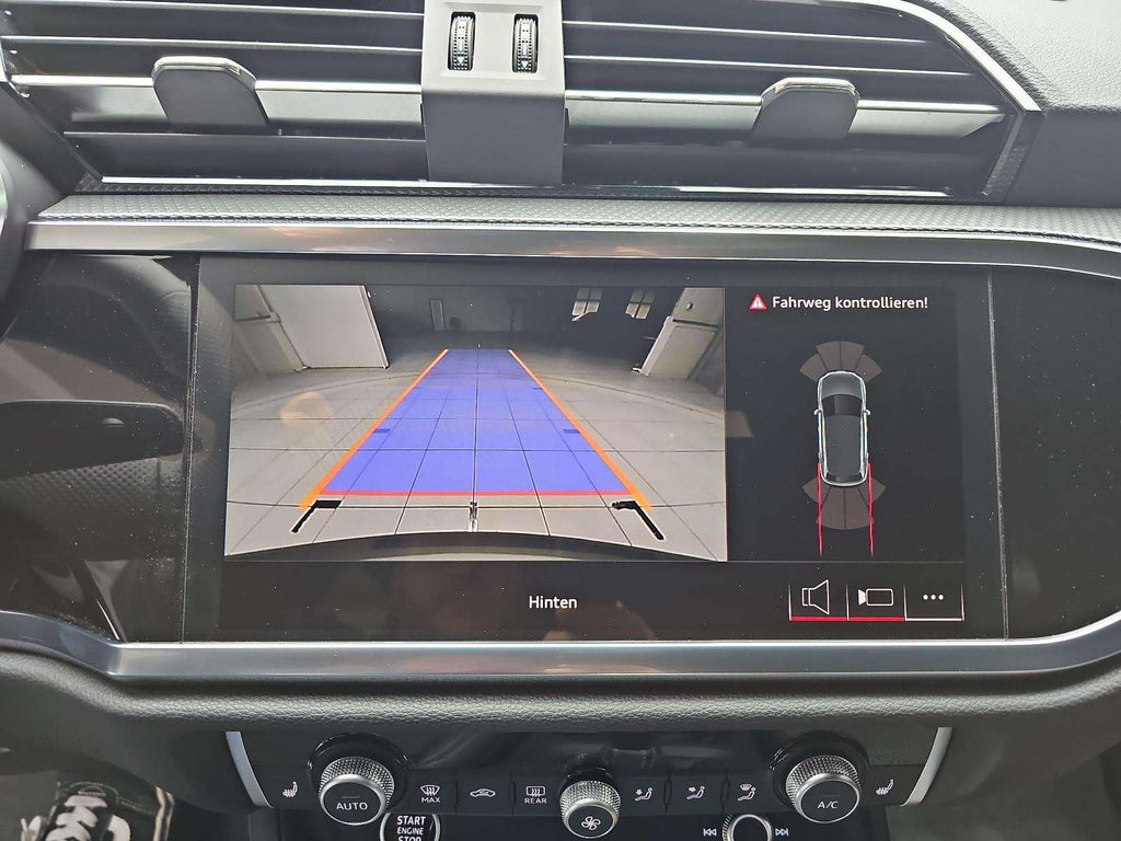 Audi Q3 35 TDI S line — photo 11