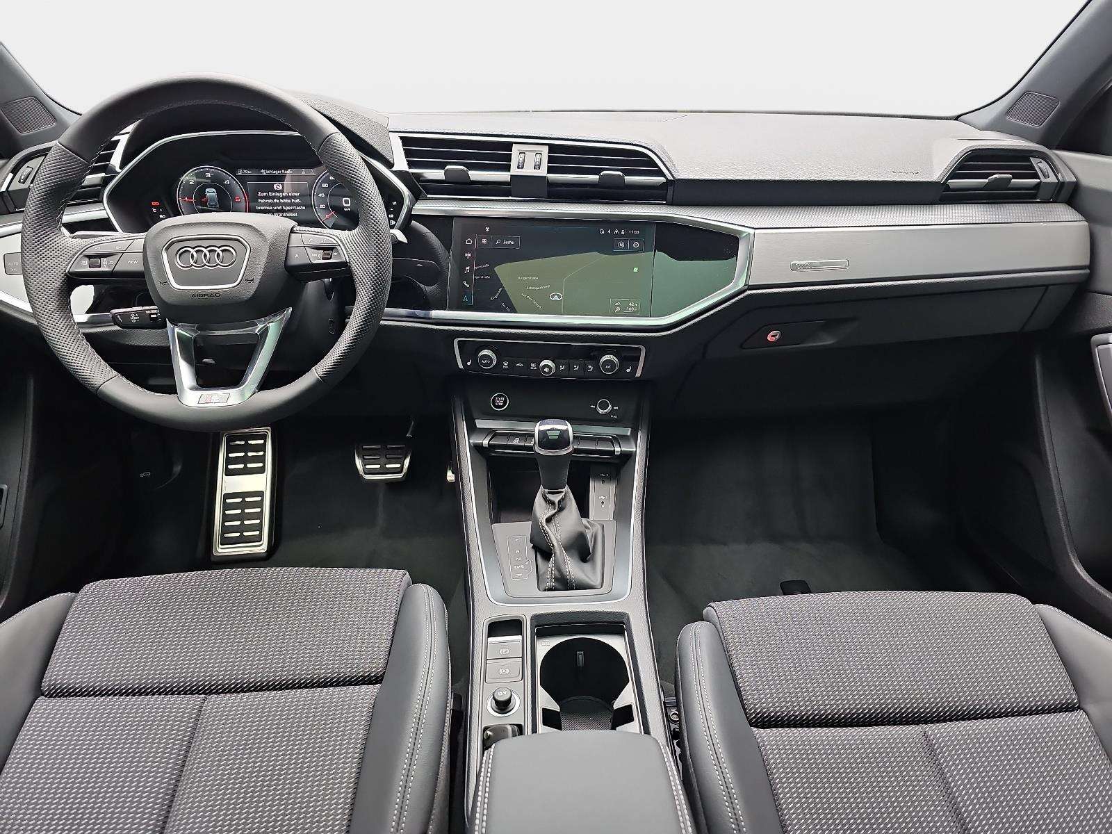 Audi Q3 35 TDI S line — photo 8