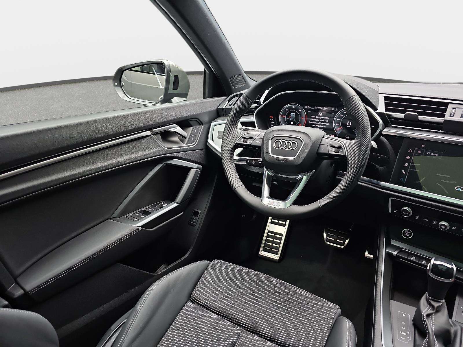 Audi Q3 35 TDI S line — photo 9