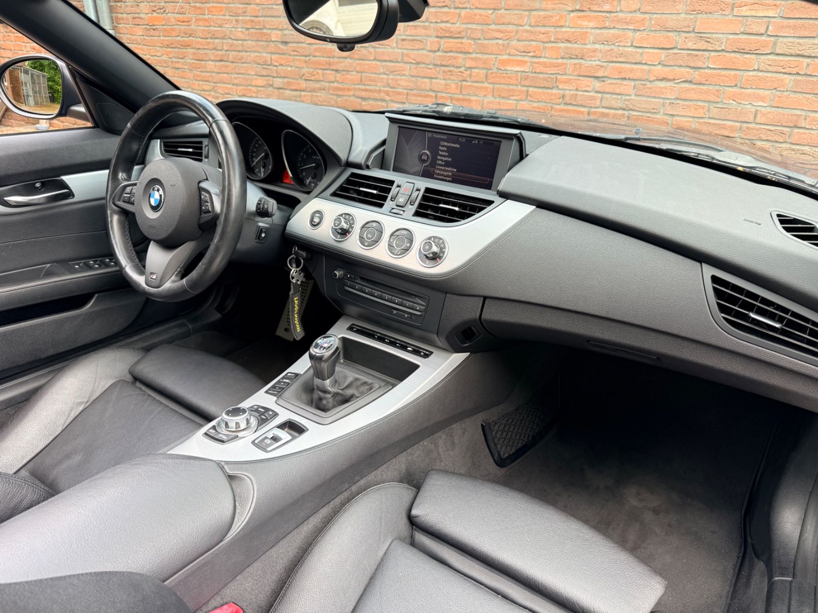 BMW Z4 sDrive28i — coffre